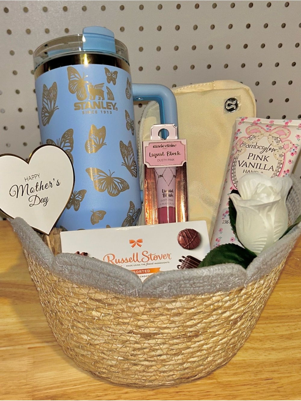 Mother’s Day Gift Basket, Stanley, Lululemon, Blush, Lotion, Sweet Treat